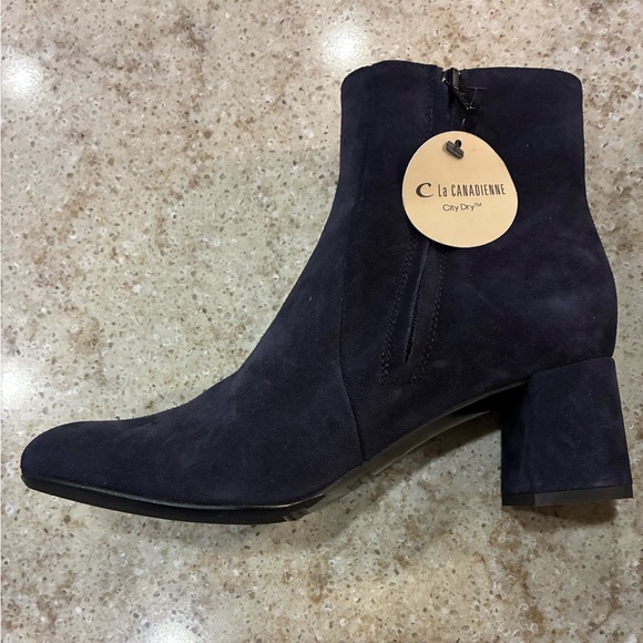 NWT La Canadienne Joanie Navy Suede Boots Size 9 - Picture 2 of 6